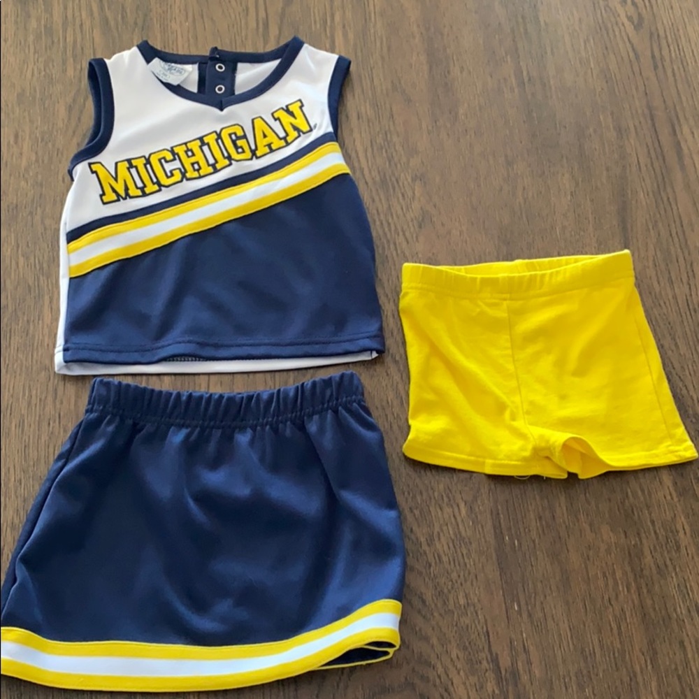 UofM 24m cheerleader outfit